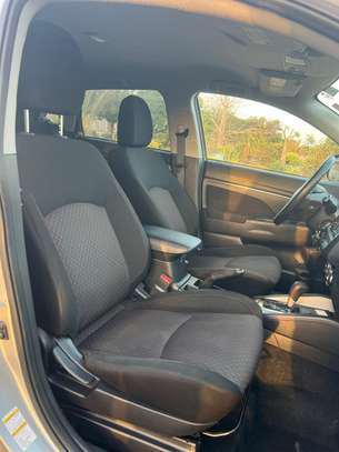 Mitsubishi  Outlander sport Année : 2018 image 8
