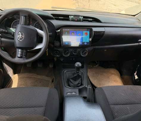 Toyota Hilux manuel diesel 2017 image 2