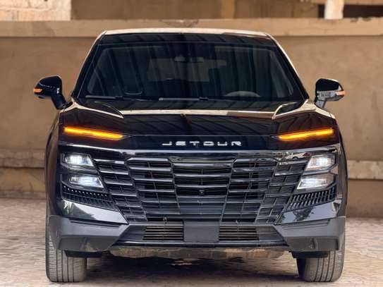 Jetour SUV 5 portes noir avec éclairage LED avant image 2