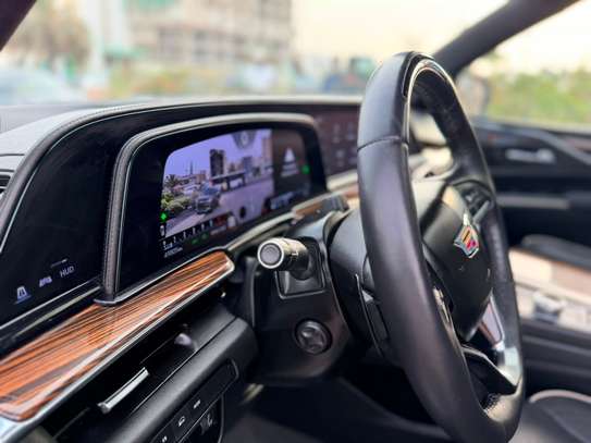 Cadillac Escalade image 6