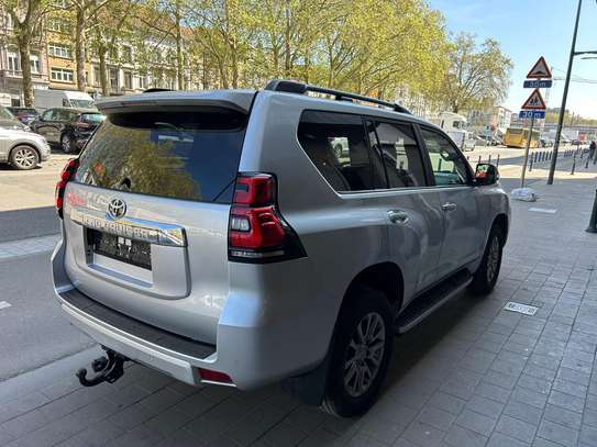 Toyota land cruiser prado image 4