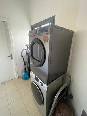 Appartement Meublé F4 au Point E image 14
