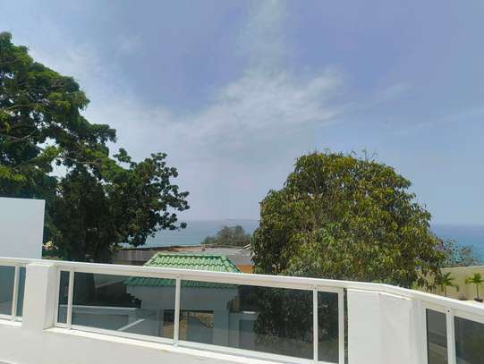 Villa moderne avec vu mer image 3