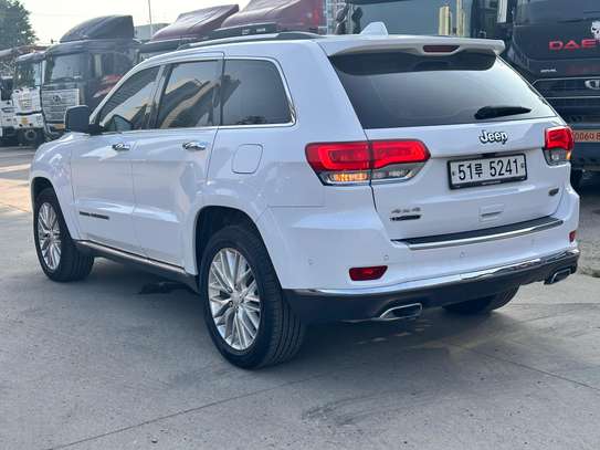 Jeep grand Sheroke summit image 14