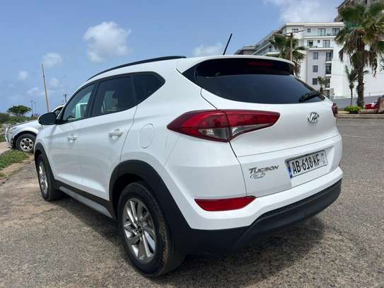 Hyundai Tucson 2017 SUV blanc spacieux polyvalent image 4