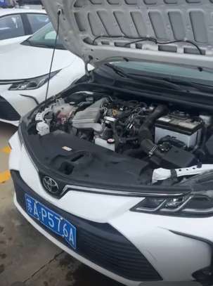 Toyota corolla image 5