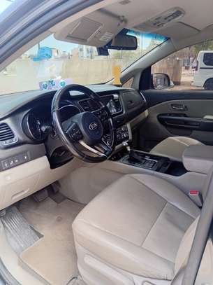 Location kia carnaval 9 places image 6