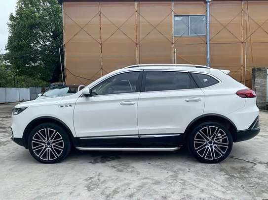 SUV blanc image 10