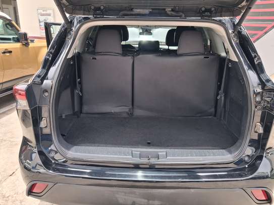 Toyota Highlander 2024 noir SUV 7 places image 7
