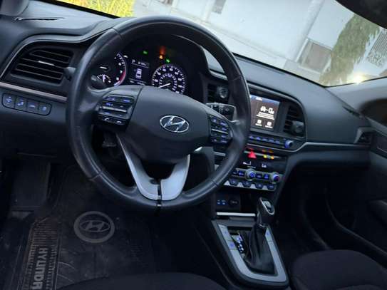 HYUNDAI ELANTRA 2019 image 2