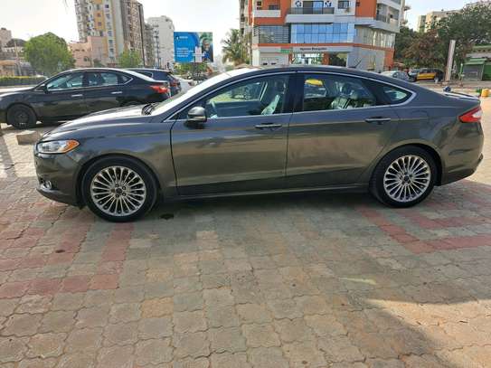 Ford Fusion Gris métallisé Berline image 11