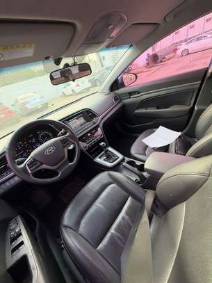 Hyundai AVANTE 2017 image 7