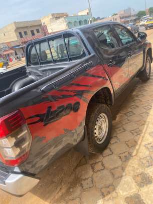 Mitsubishi L200 2021 image 4