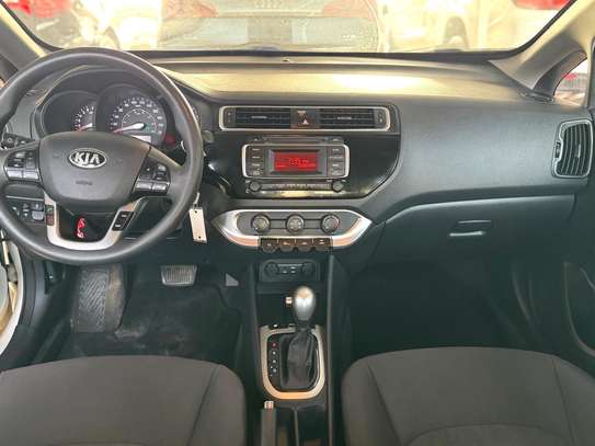KIA RIO image 9