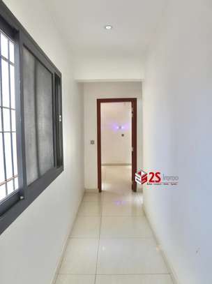 Villa en R+2 à louer à Mermoz Sotrac image 9