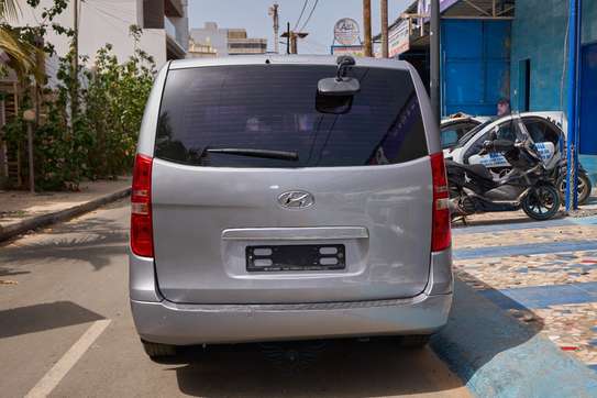 Hyundai Starex 2019 – 12 Places Très Confortable image 12