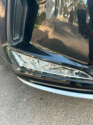 Lexus RX 450h SUV image 6