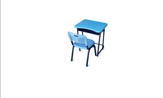 Table plastique avec chaise assise et dossier en plastique image 3