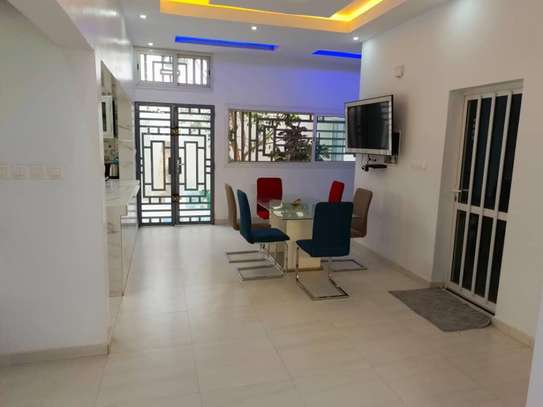 À VENDRE – Villa meublée avec piscine à Saly image 7