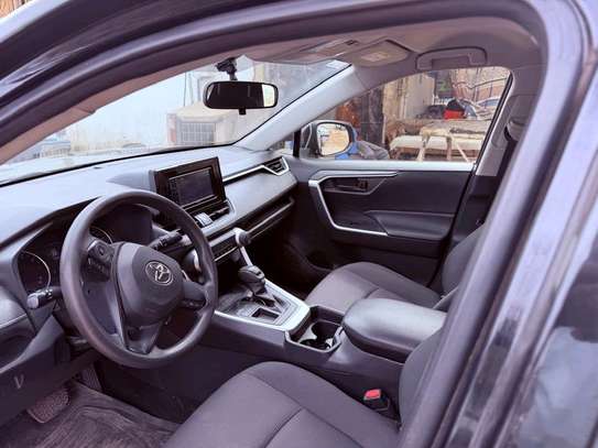 Toyota RAV4 2020 image 4