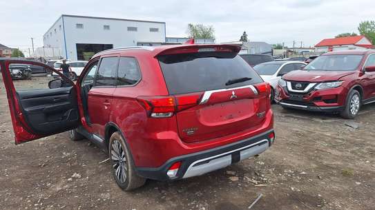 Mitsubishi Outlander 2019 7 places image 7