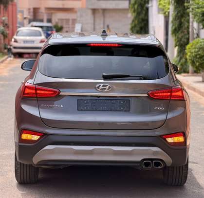 Hyundai Santafe 2019/20 image 3