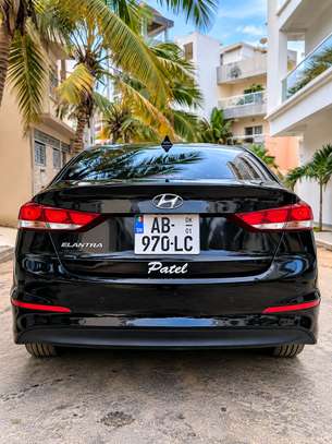 Hyundai Elantra 2018 image 4
