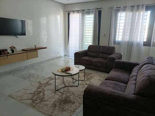 Appartement meublé mamelles cité Cheikh Amar 1er étage image 2