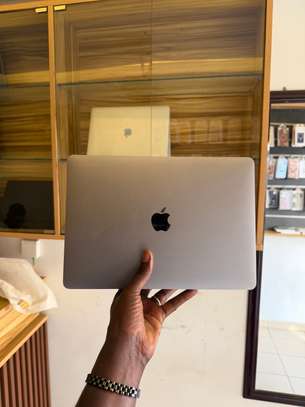 MacBook Pro 2017 image 3