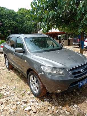 Hyundai Santa Fe SUV 2010 image 3