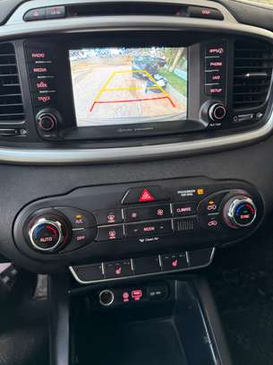 KIA SORENTO image 9