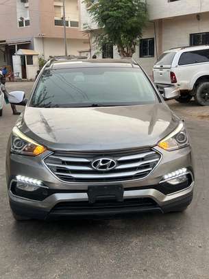 Je vend ma Hyundai santafe 2017 automatic essence image 2