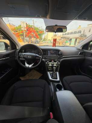 HYUNDAI ELANTRA 2019 image 5