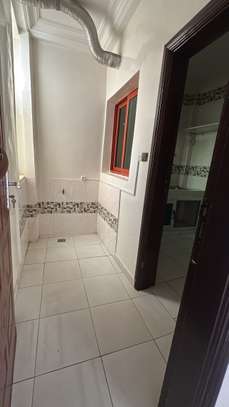 GRAND APPARTEMENT F3 LUMINEUX - POINT E image 5