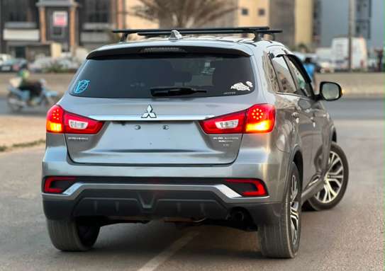 Mitsubishi outlander image 9