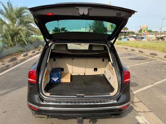 VW Touareg Legend V6 TDI 2018 image 5