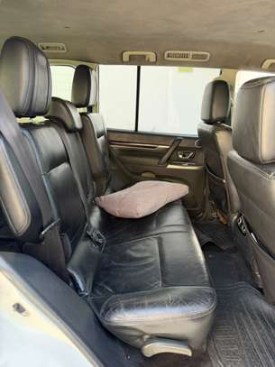 Mitsubishi DiD pajero image 7