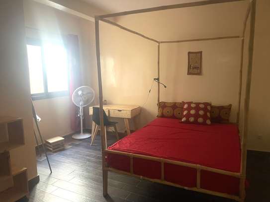 Chambre meublée et climatisée image 2
