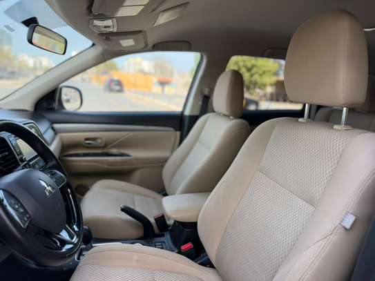 Mitsubishi Outlander 2016 - 7 Places image 6