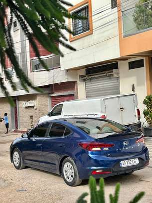 Hyundai Elantra 2019 Automatique image 12