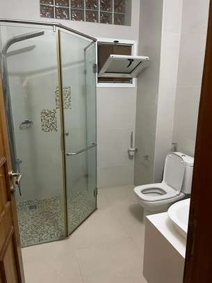 Joli appartement F4 meublé à louer aux Almadies image 5