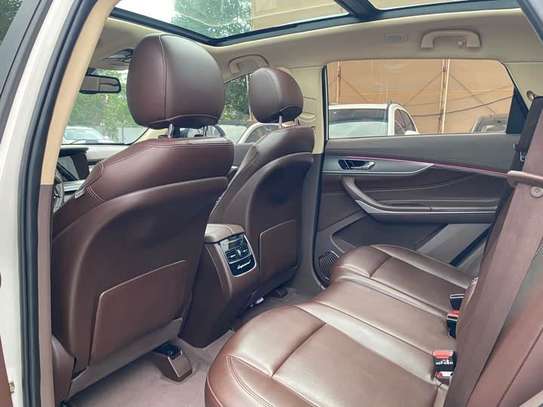 SUV blanc image 8
