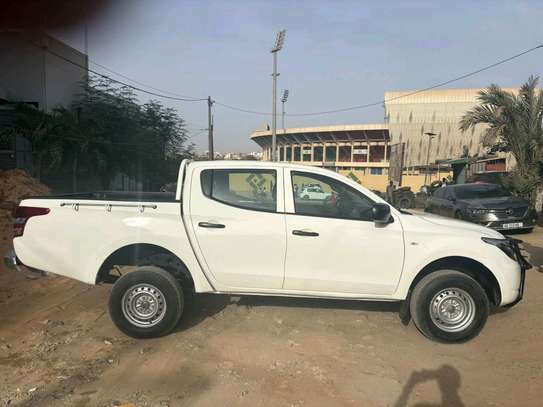 Mitsubishi l200 202 image 5