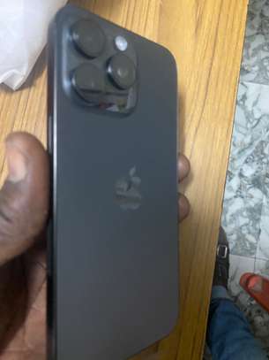 iPhone 16 pro max 512 g E Sim image 3