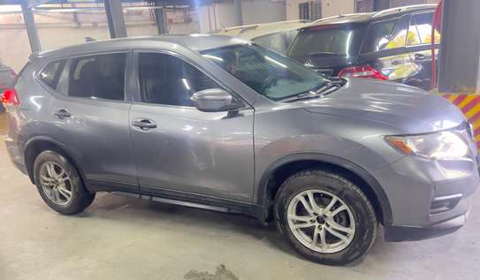 Nissan Rogue image 2