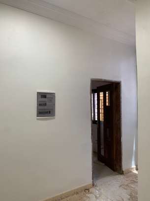 Villa R+1 à louer Ndiakhirate Sn City image 5