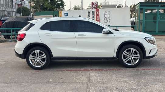 MERCEDES GLA200 image 3