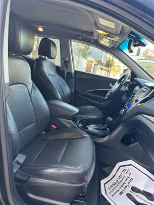 Je vend ma Hyundai santafe 2016 automatique essence image 10