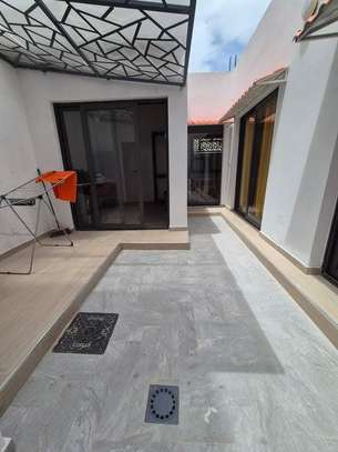 Maison F4 meublée - NGOR image 5