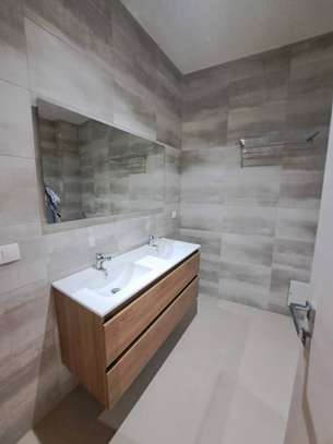 Appartement f4 à louer à Fann Hock vue mer image 10